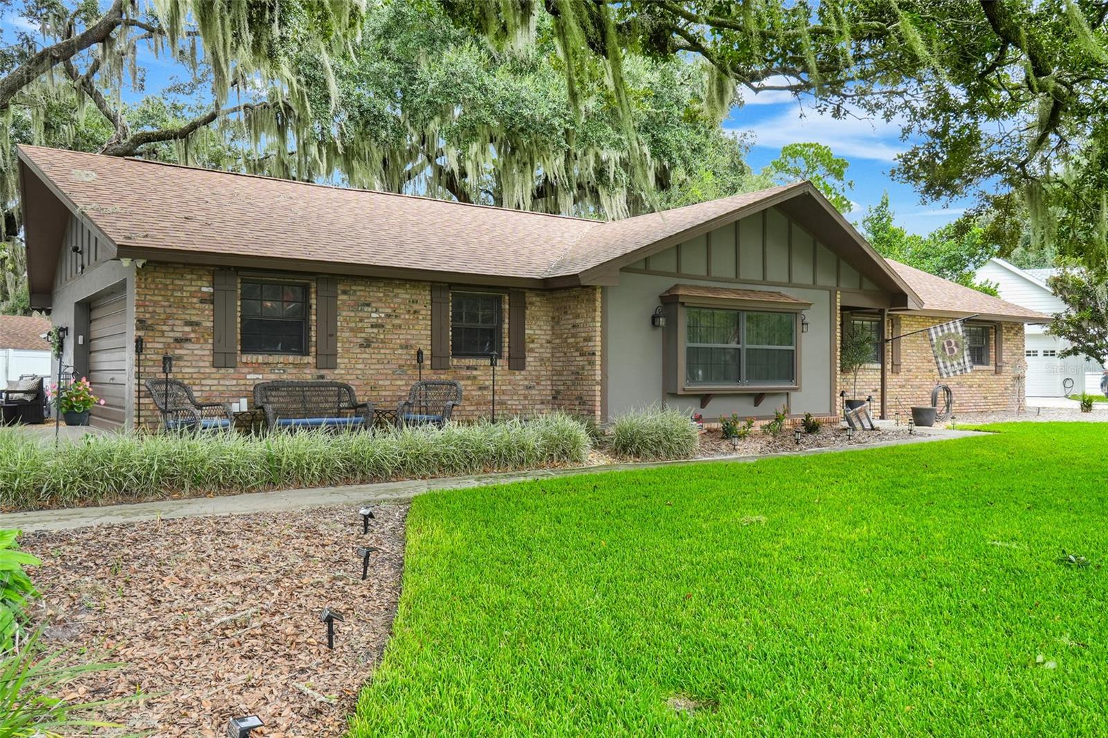 Listing photo 1 for 31946 Harris Rd