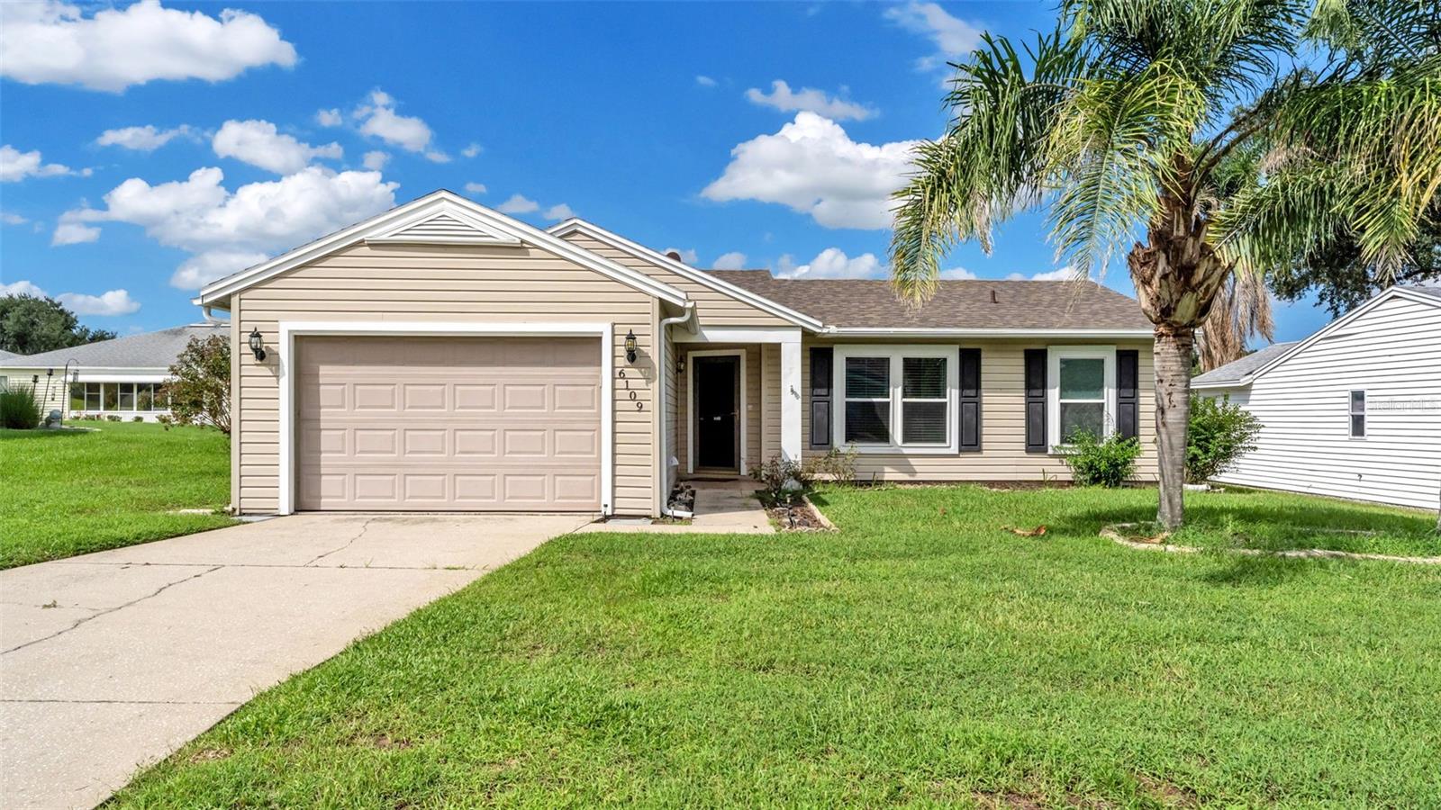 Listing photo 1 for 6109 Kittiwake Dr