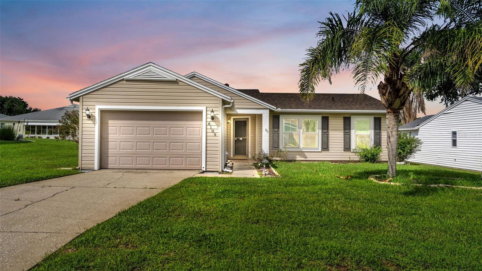 Listing photo 2 for 6109 Kittiwake Dr