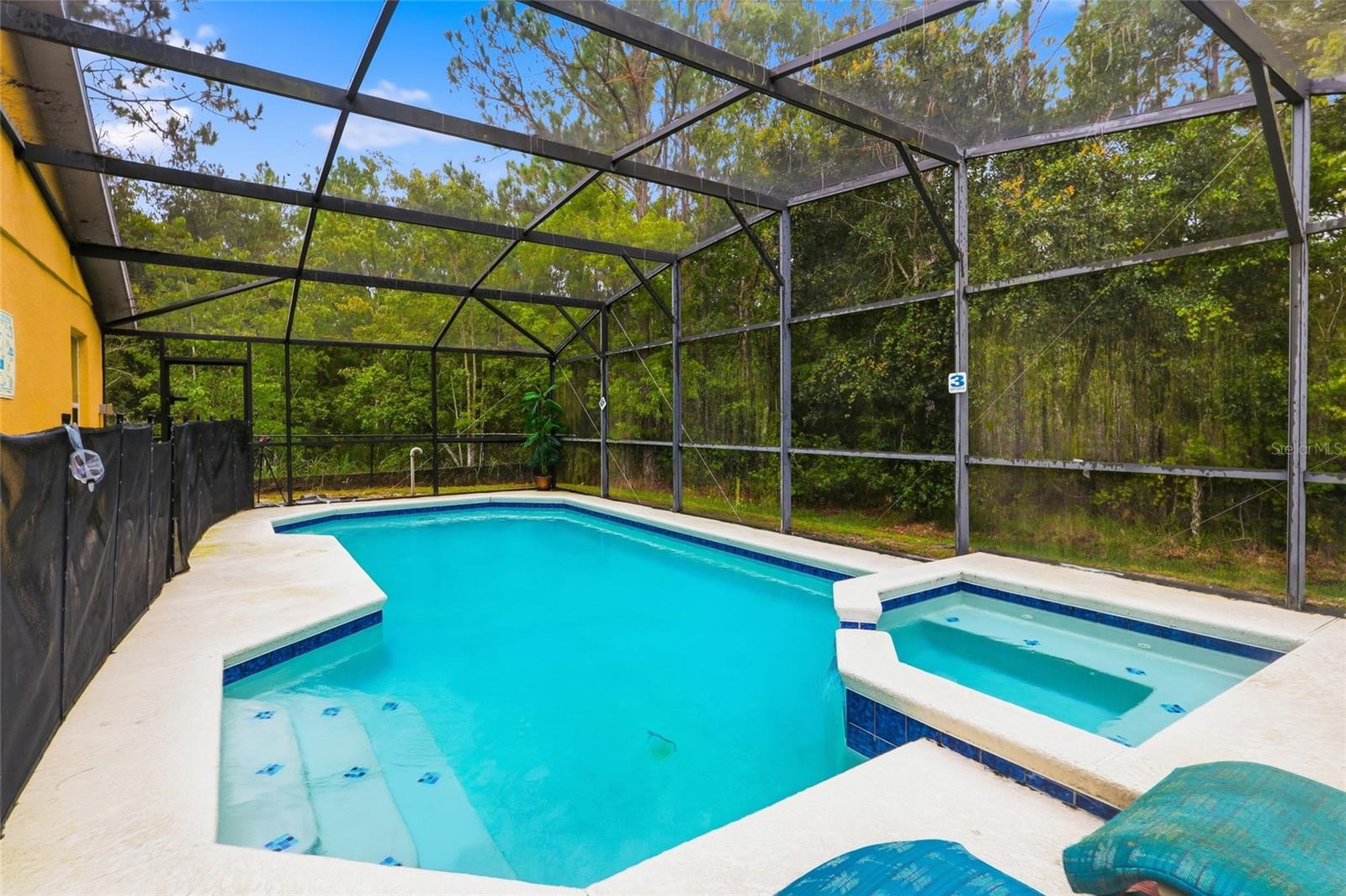 Listing photo 3 for 1025 Sandy Ridge Dr