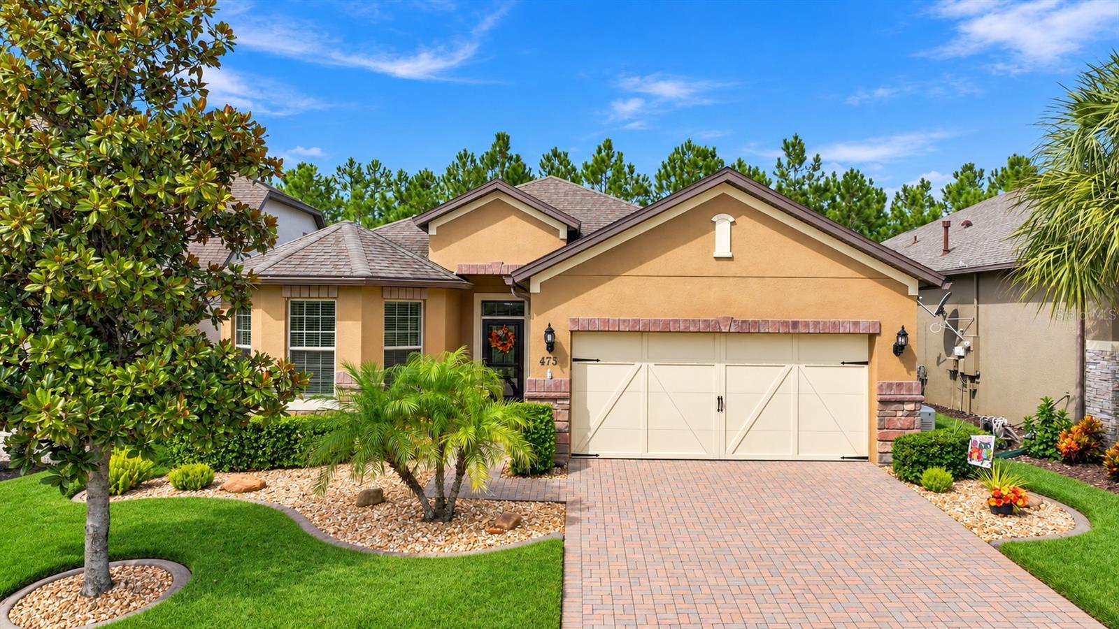 Listing photo 1 for 475 Palencia Pl