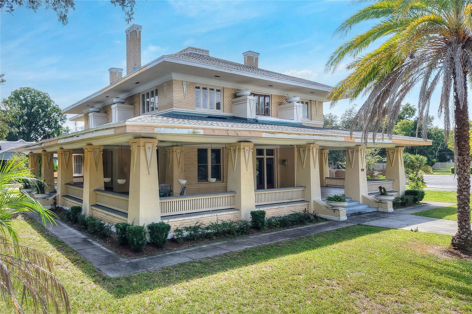 Listing photo for 417 Frank Lloyd Wright Way