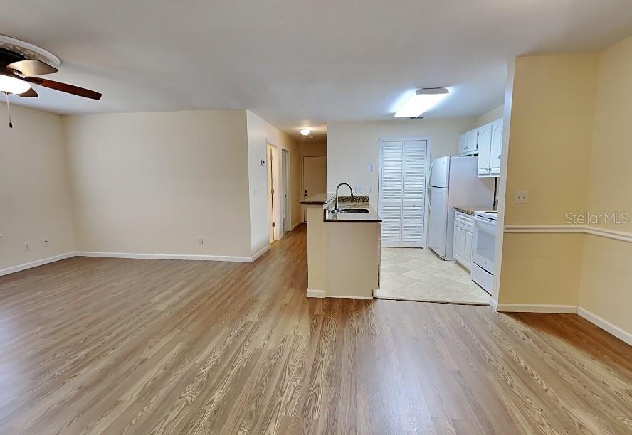 Listing photo 2 for 5980 Westgate Dr #103