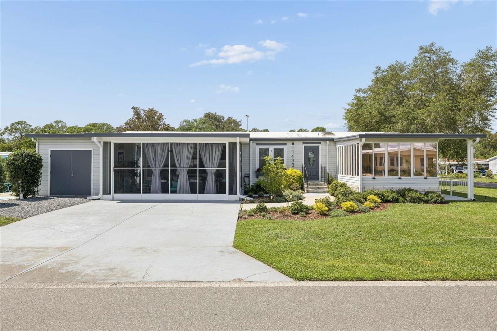 Listing photo 1 for 1433 Elkhart Cir