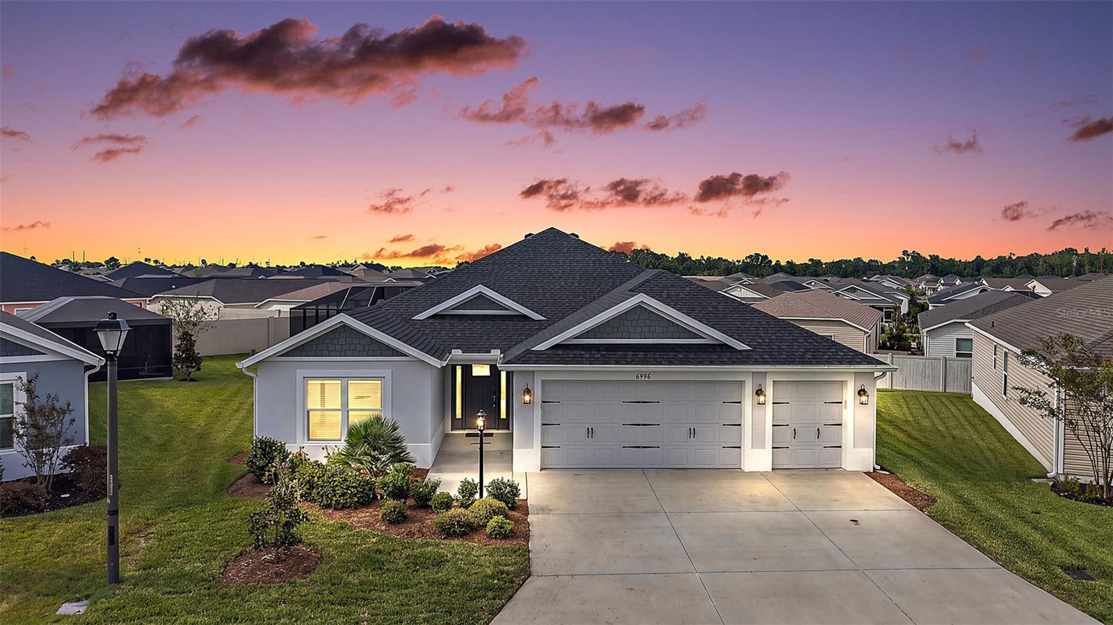 Listing photo 1 for 6996 Dwight Dr