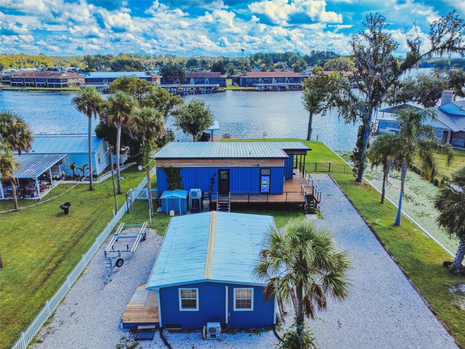 Listing photo 3 for 56108 Sawgrass Rd