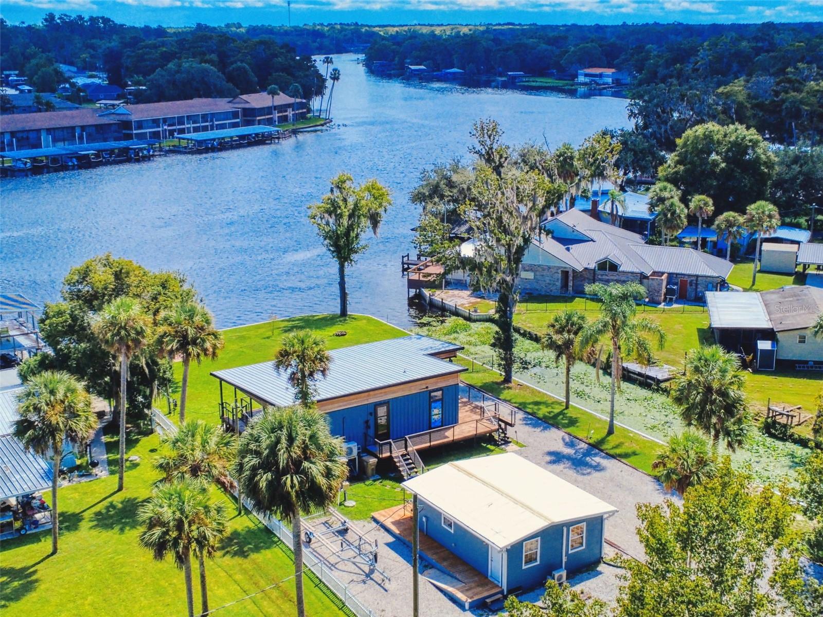 Listing photo 1 for 56108 Sawgrass Rd