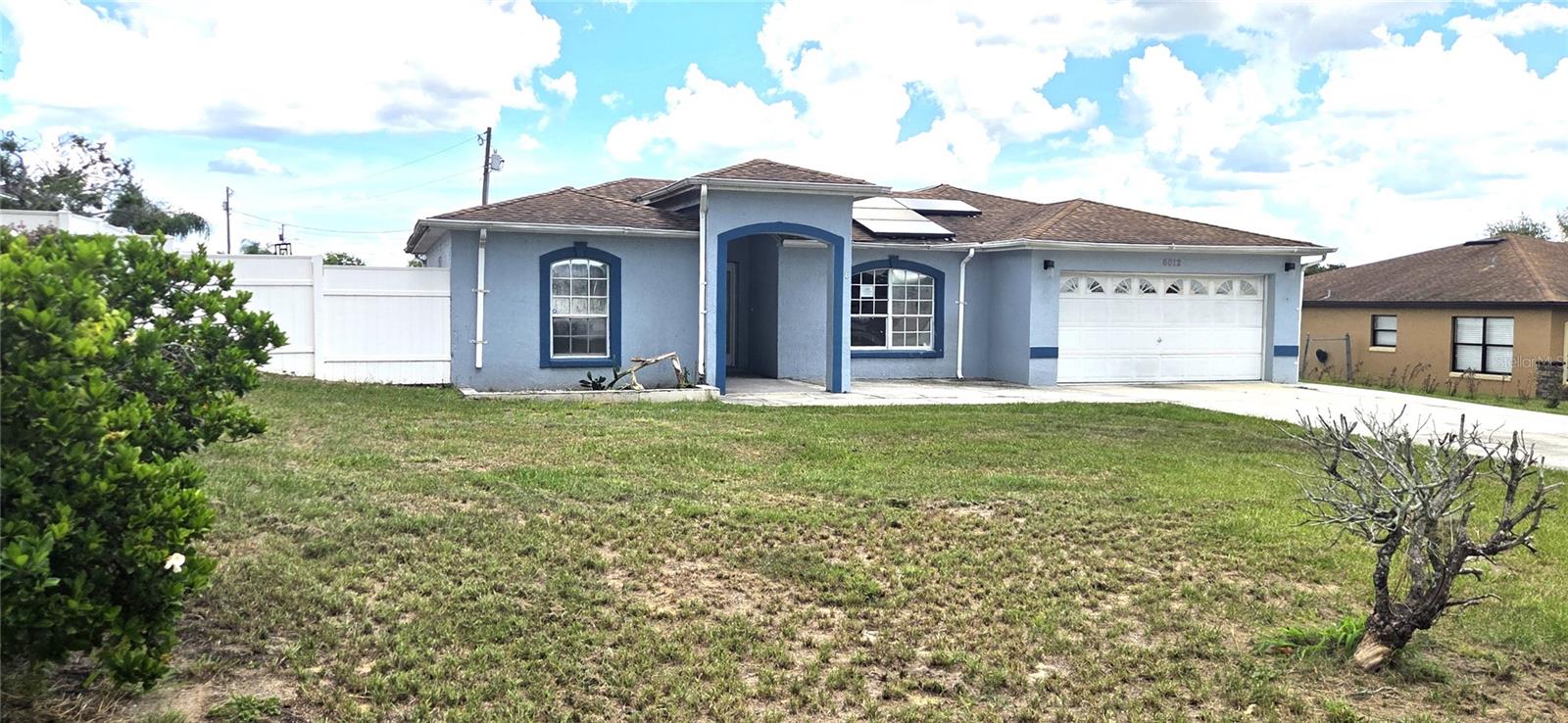 Listing photo 2 for 6012 Lake Ruth Dr E