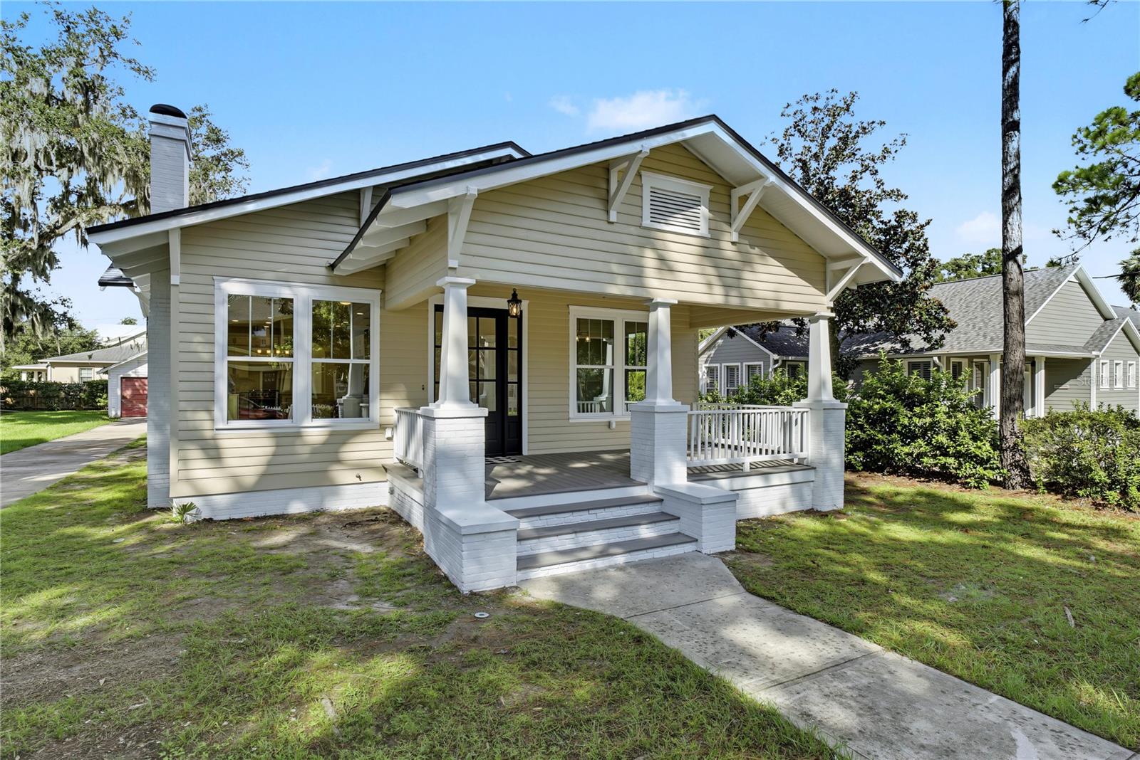 Listing photo 1 for 206 N Highland Ave