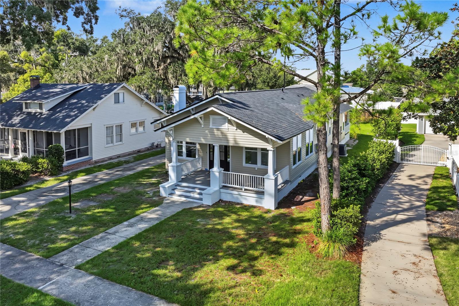 Listing photo 2 for 206 N Highland Ave