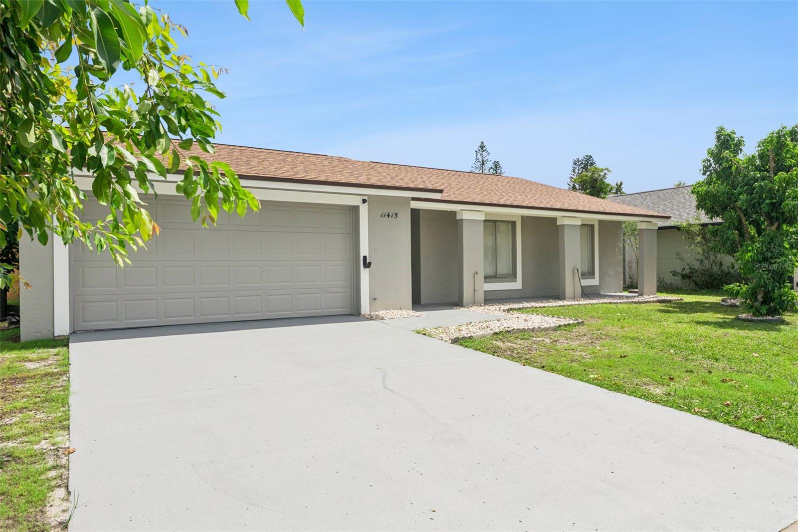 Listing photo 2 for 11415 Brithon Dr