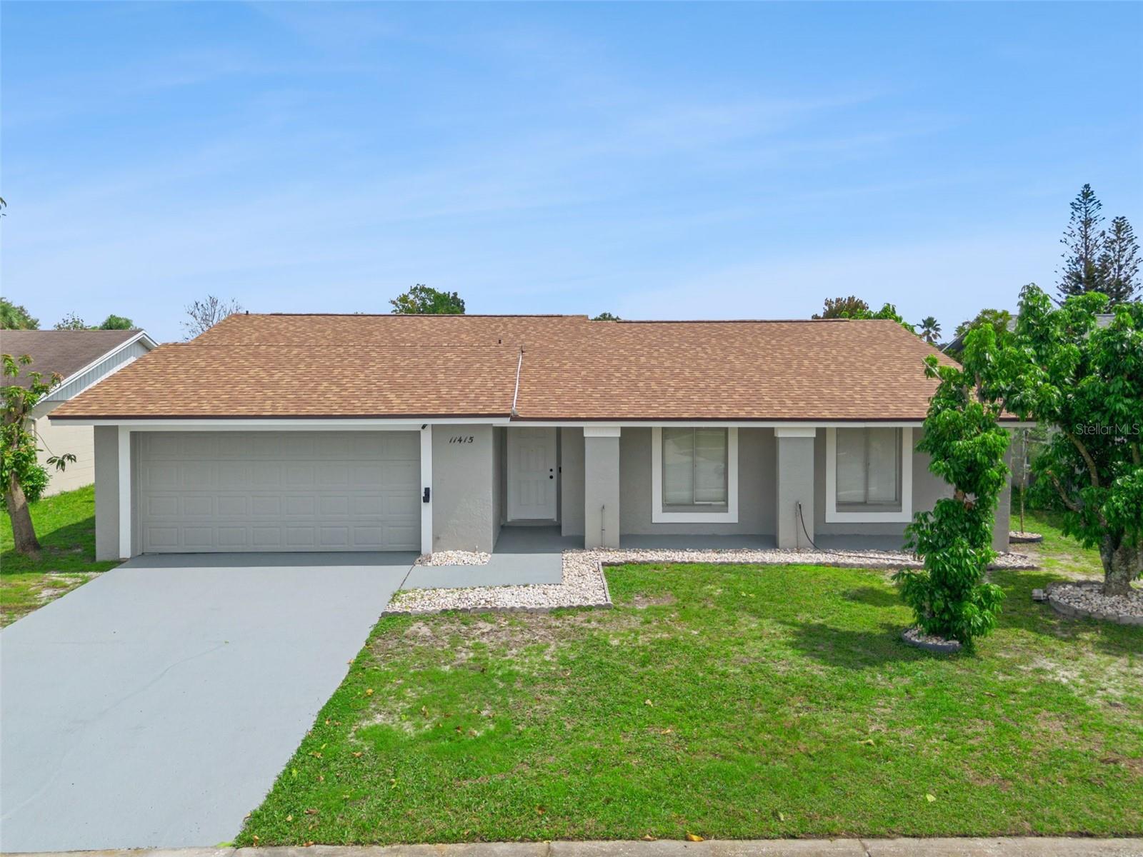 Listing photo 3 for 11415 Brithon Dr