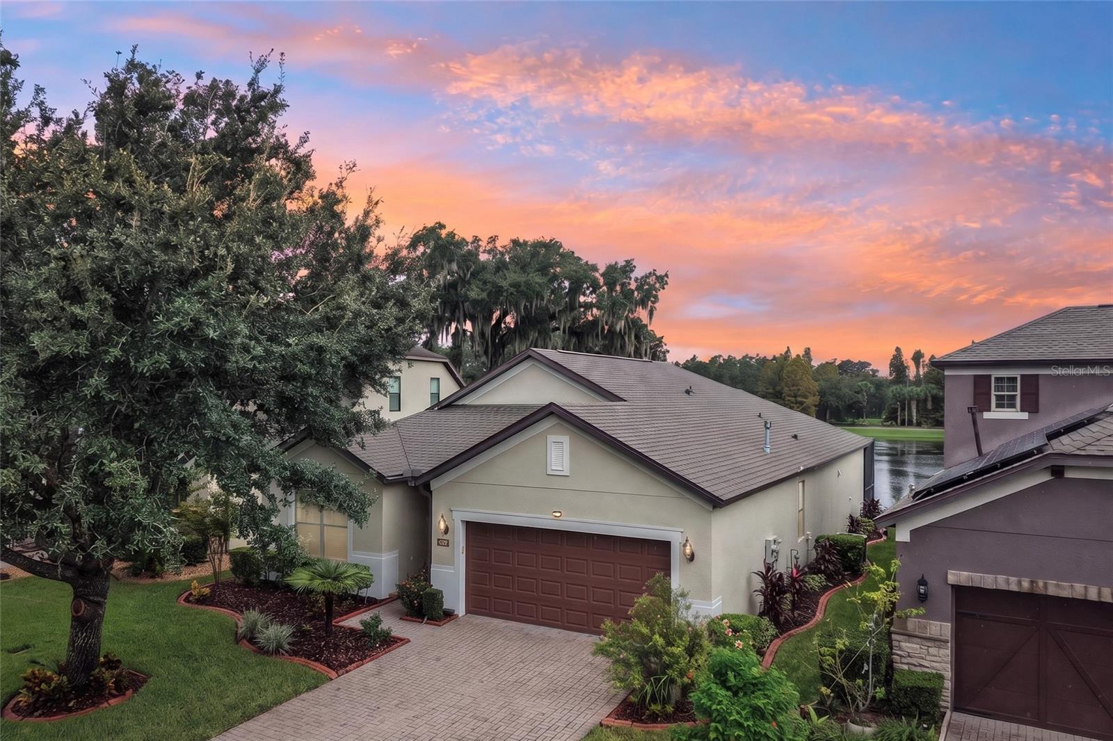 Listing photo 2 for 123 Magellan Ct
