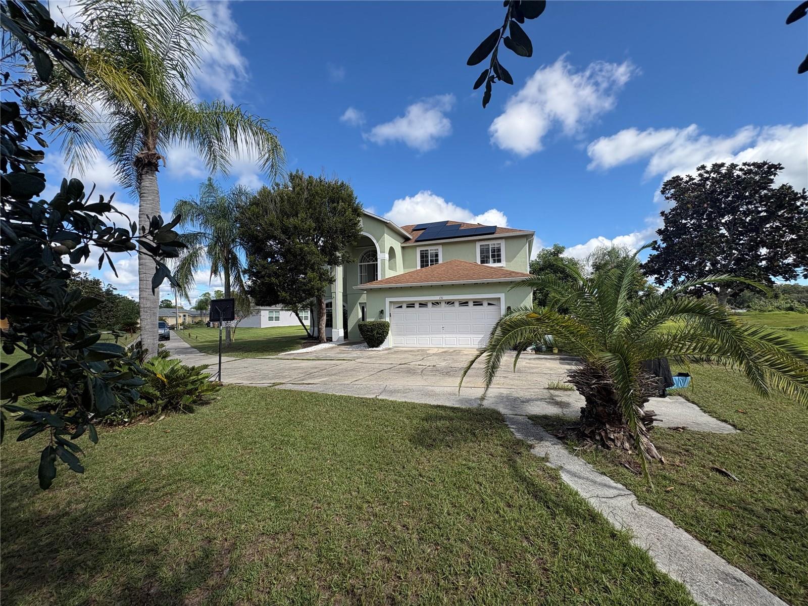 Listing photo 2 for 151 Aurelia Ct