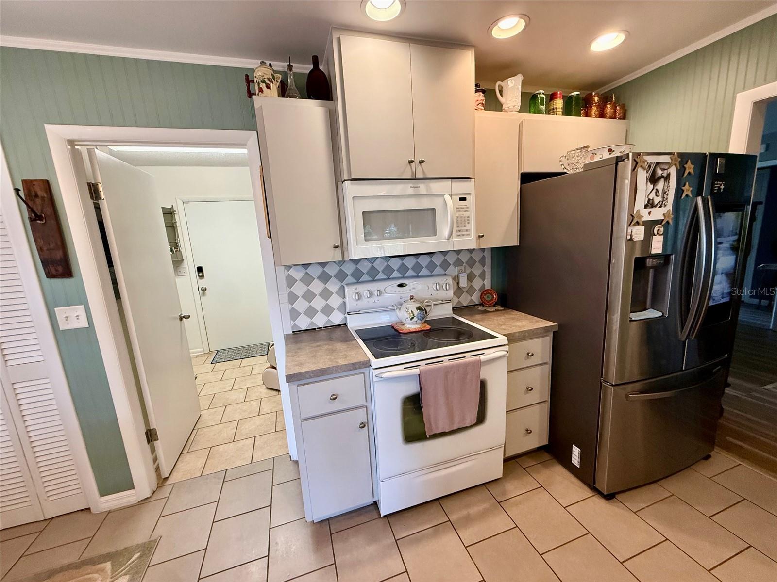 Listing photo 3 for 400 Bayou Rd