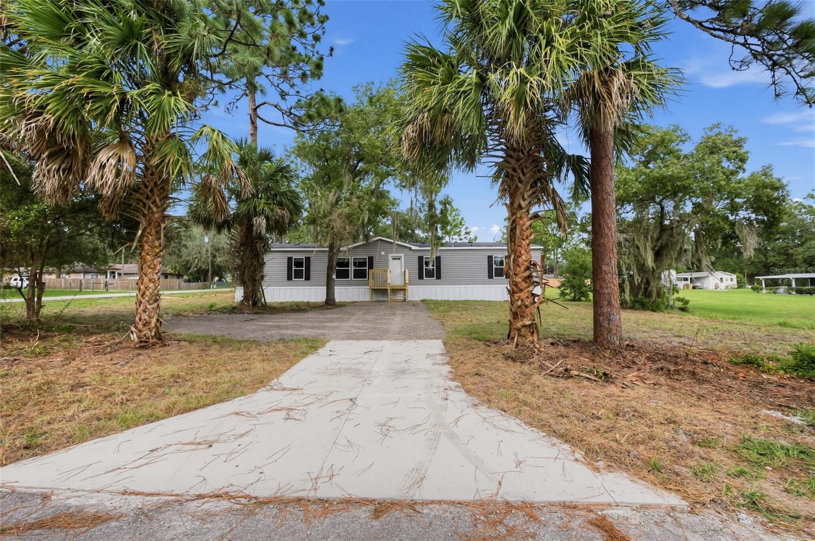 Listing photo 1 for 25300 Mardon Cir