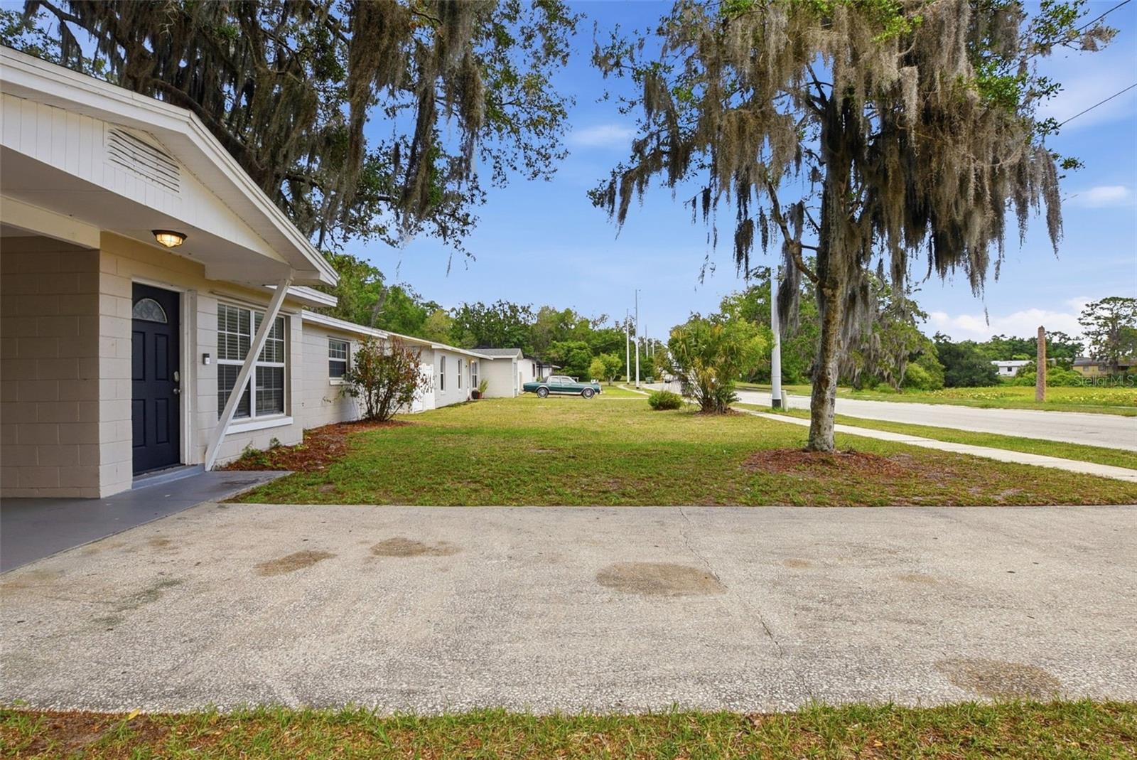 Listing photo 2 for 1317 Braebury Dr