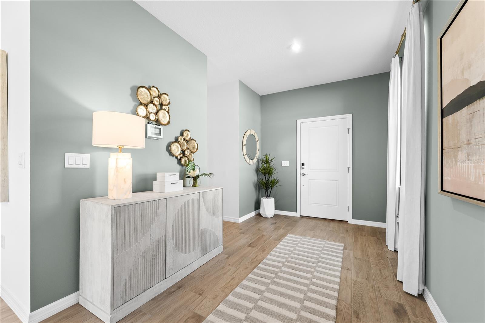 Listing photo 3 for 1672 Meadowgrove Ave Ne