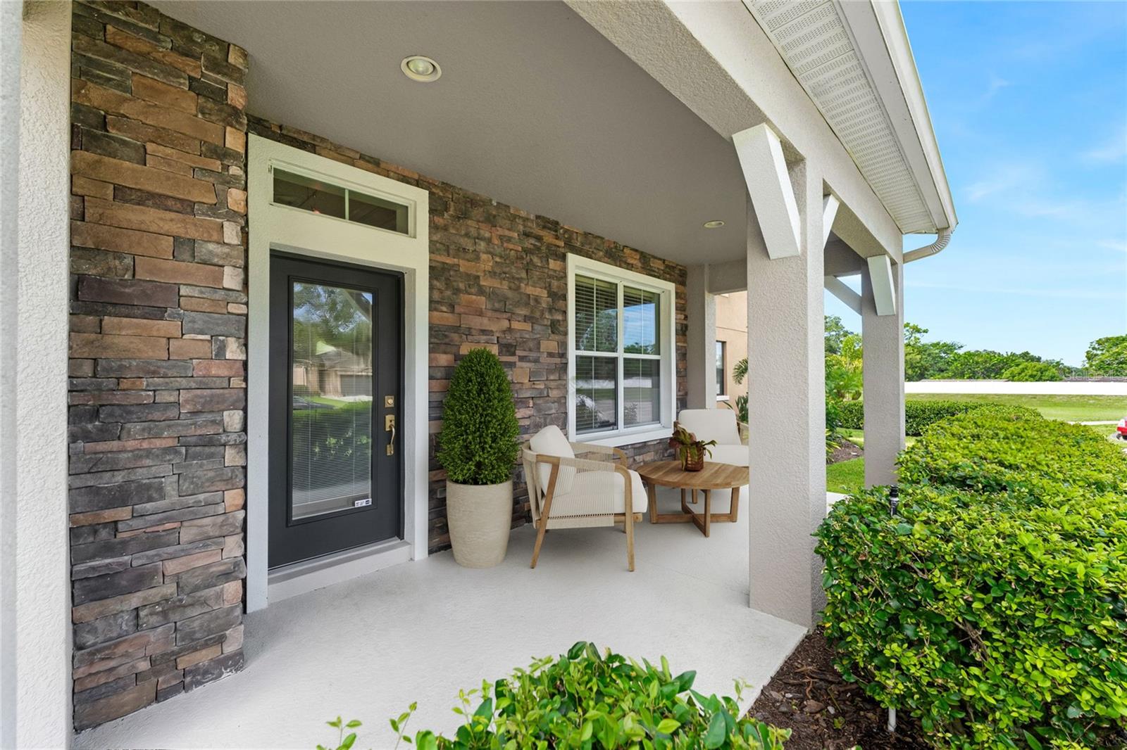 Listing photo 3 for 2932 Whistlewood Dr