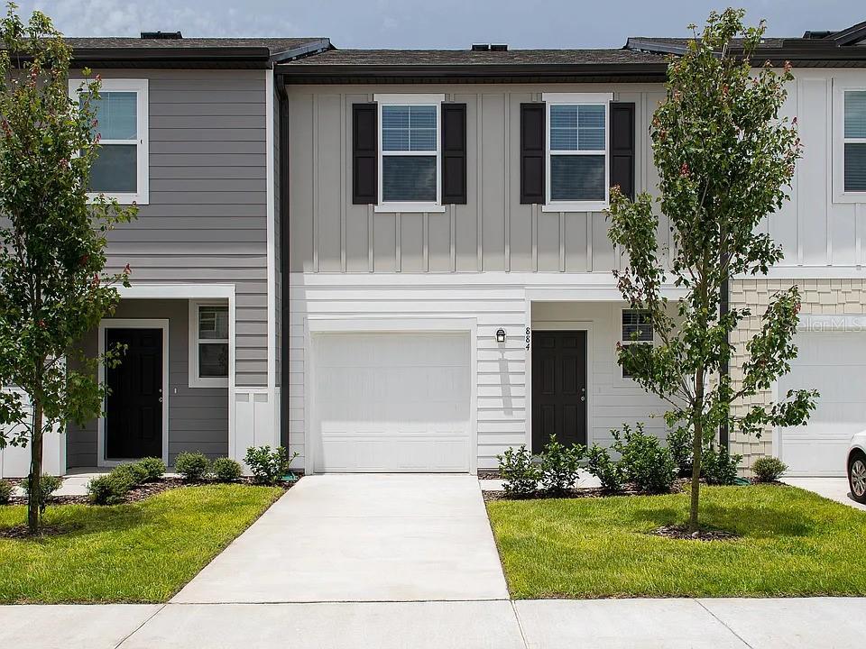 Listing photo 1 for 3693 Spire Dr