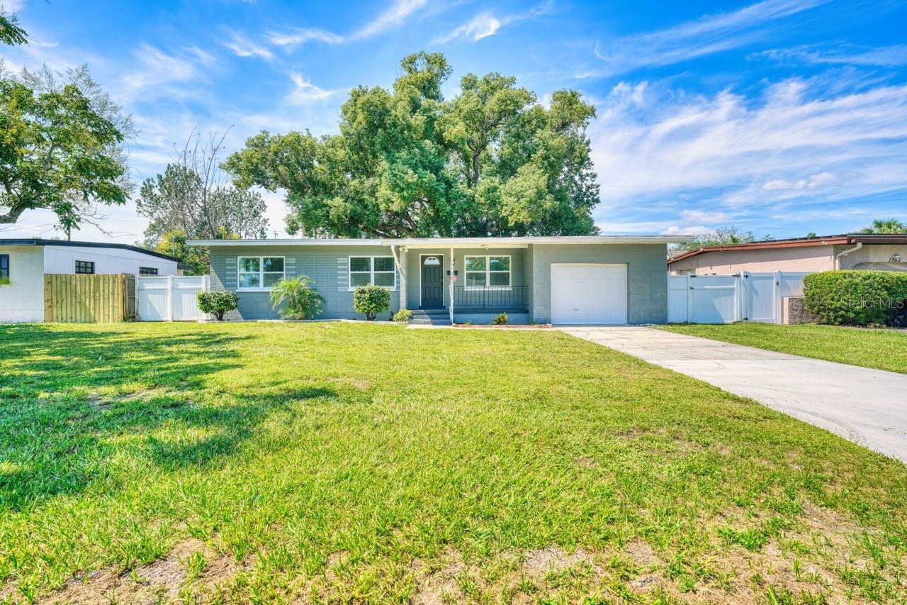 Listing photo 3 for 1712 Edmundshire Rd