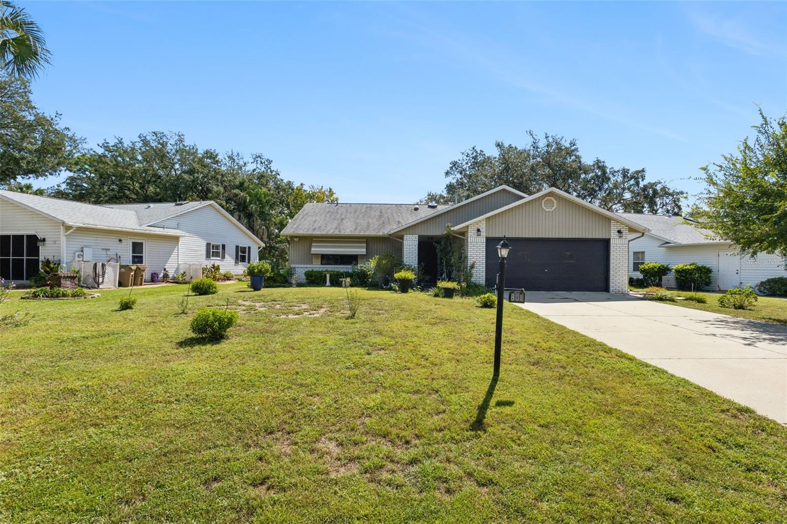 Listing photo 2 for 803 Dundee Cir #803