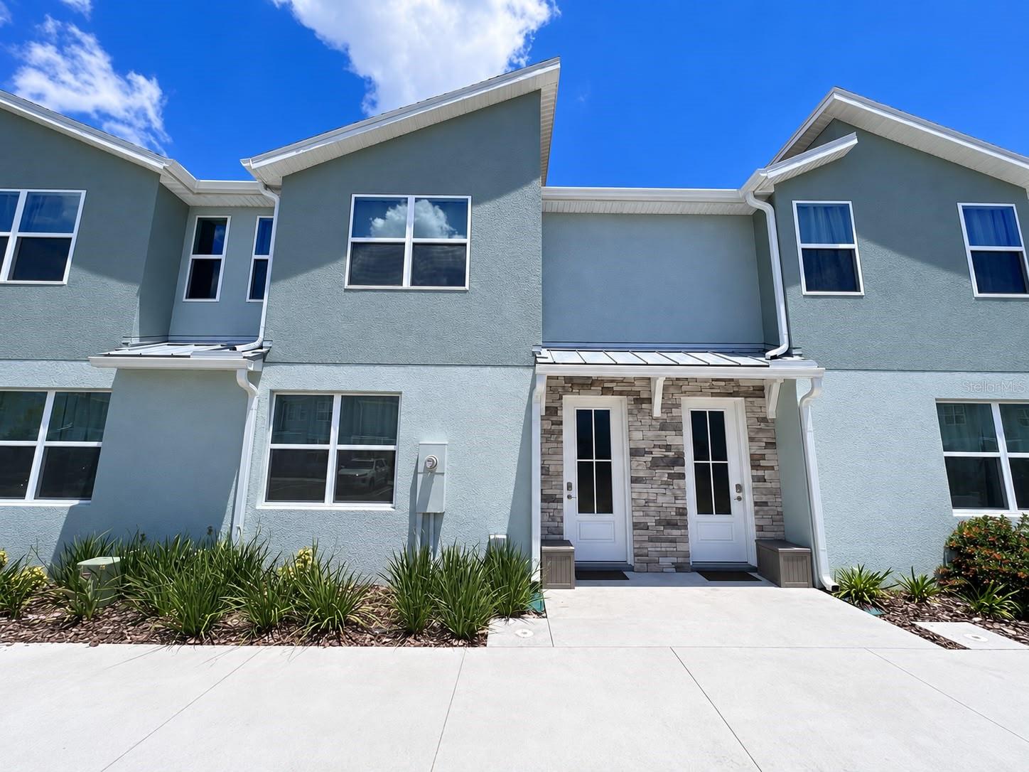 Listing photo 1 for 7937 Formosa Valley Pl