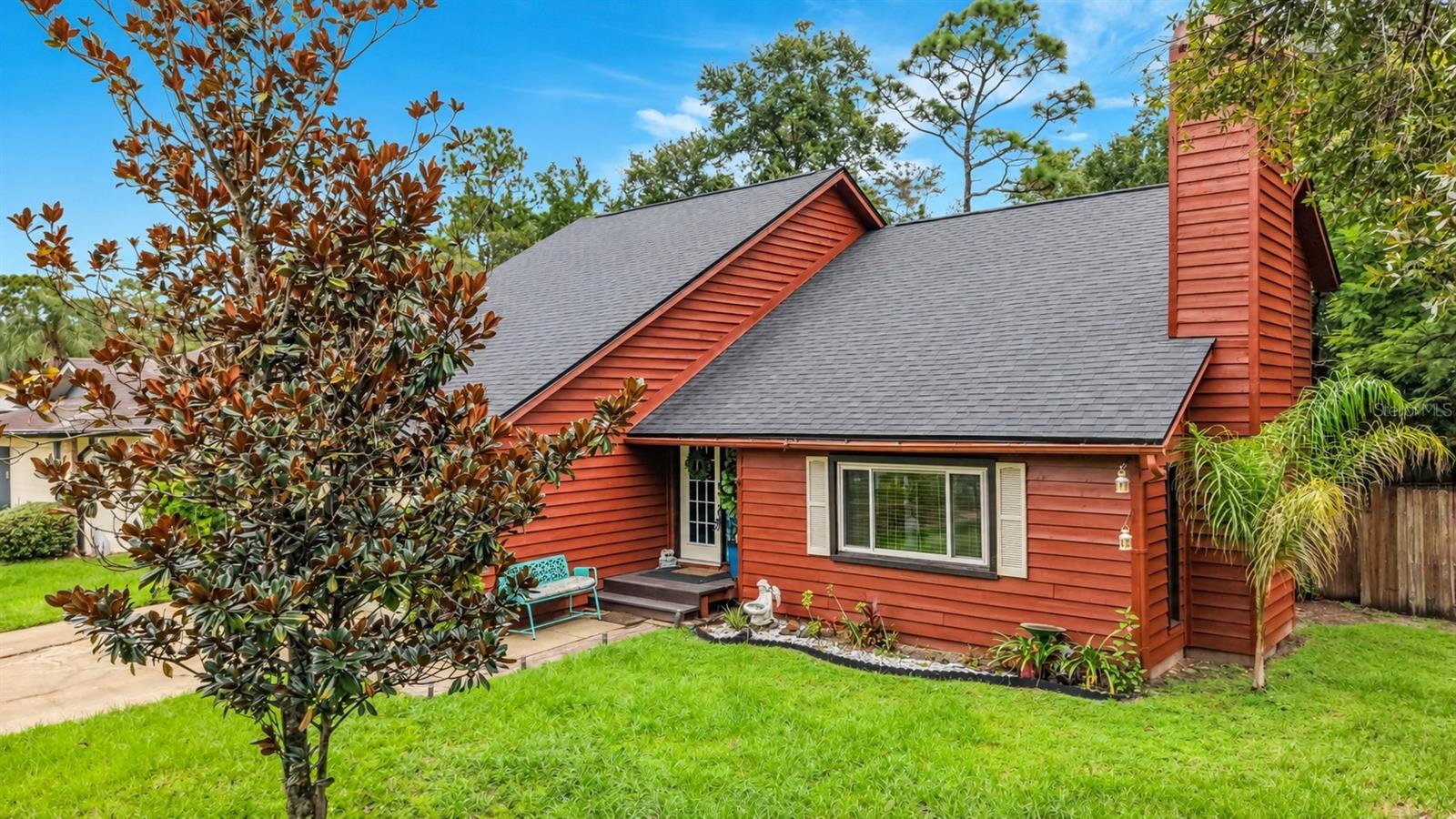 Listing photo 2 for 825 Mellowood Ave