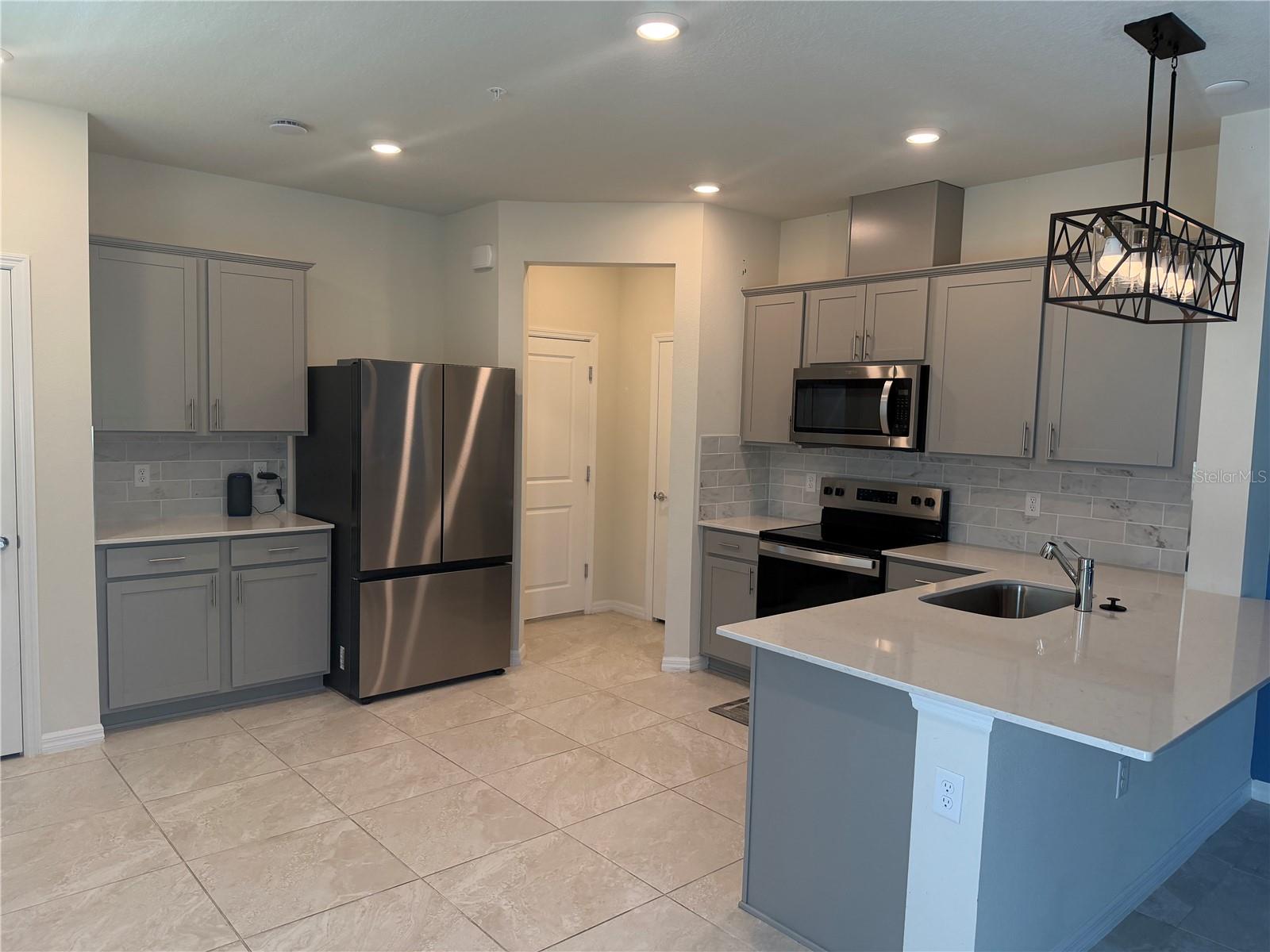 Listing photo 3 for 3282 Pondside Way