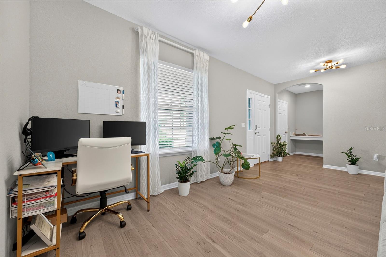 Photo 6