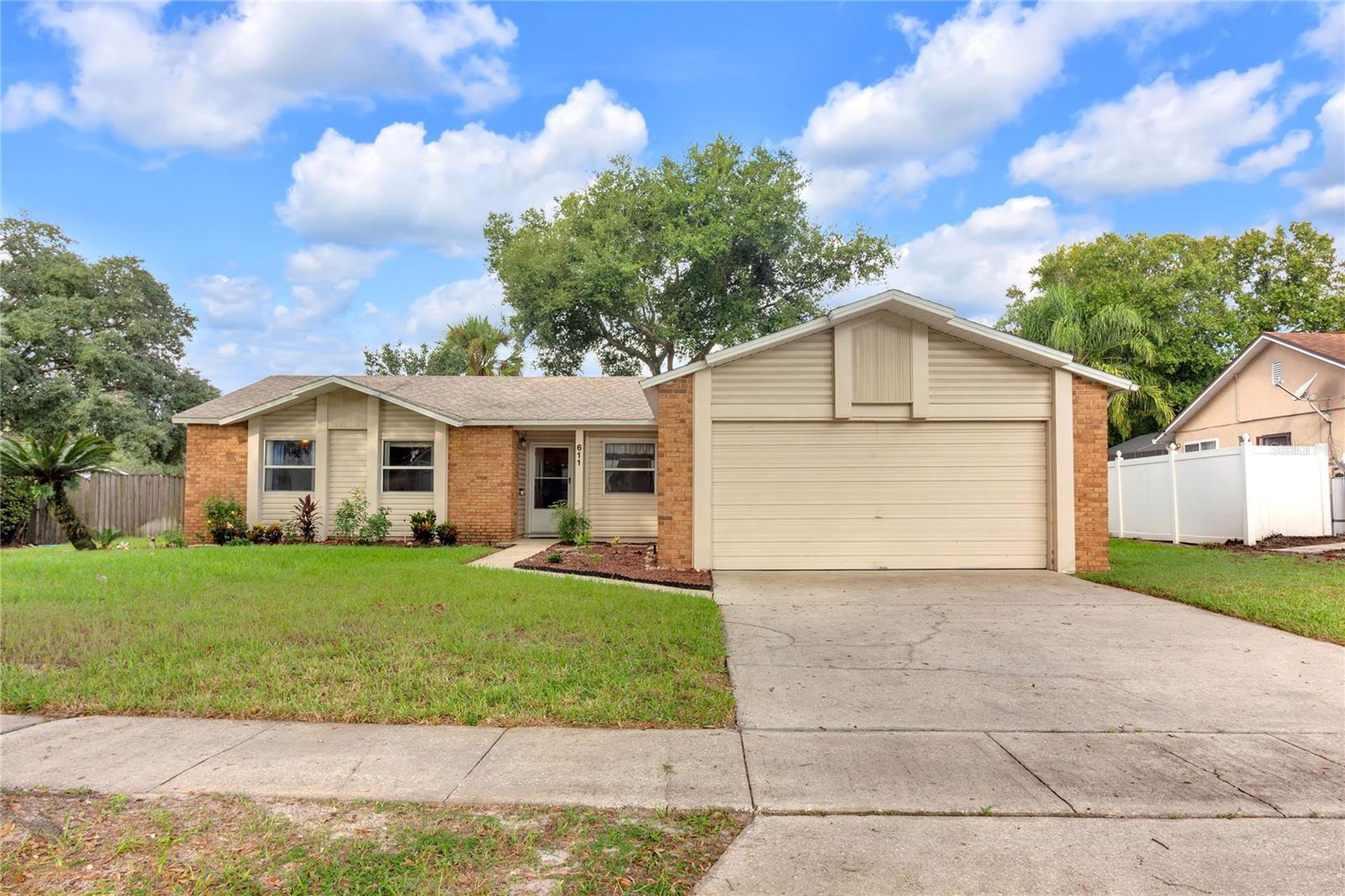 611 SHERWOOD OAKS CIRCLE