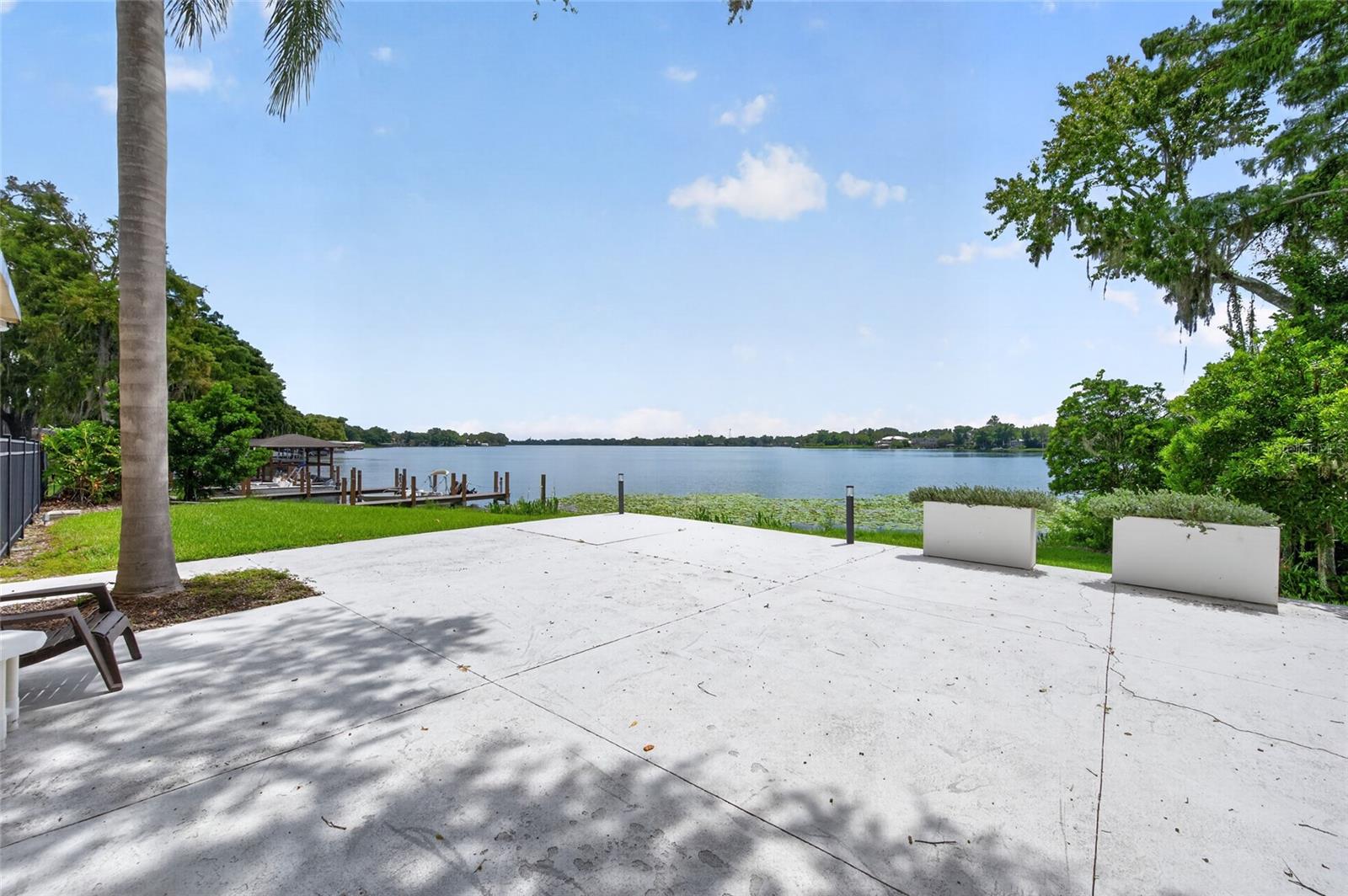 Listing photo 1 for 2500 Lee Rd #123