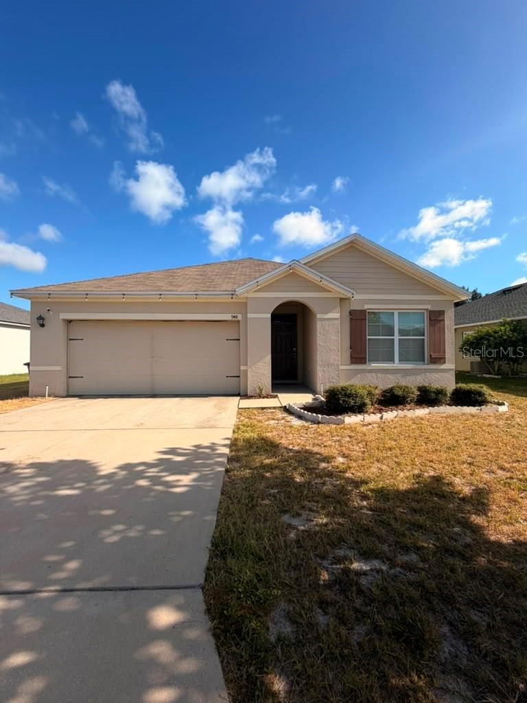 Listing photo 1 for 948 Summer Glen Dr