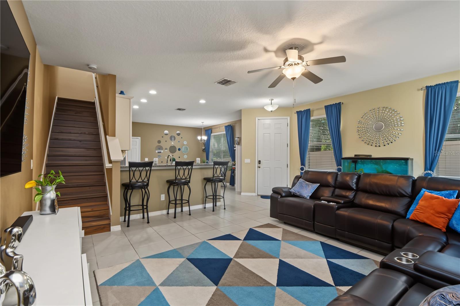 Listing photo 3 for 1114 Capitol Hill Ct