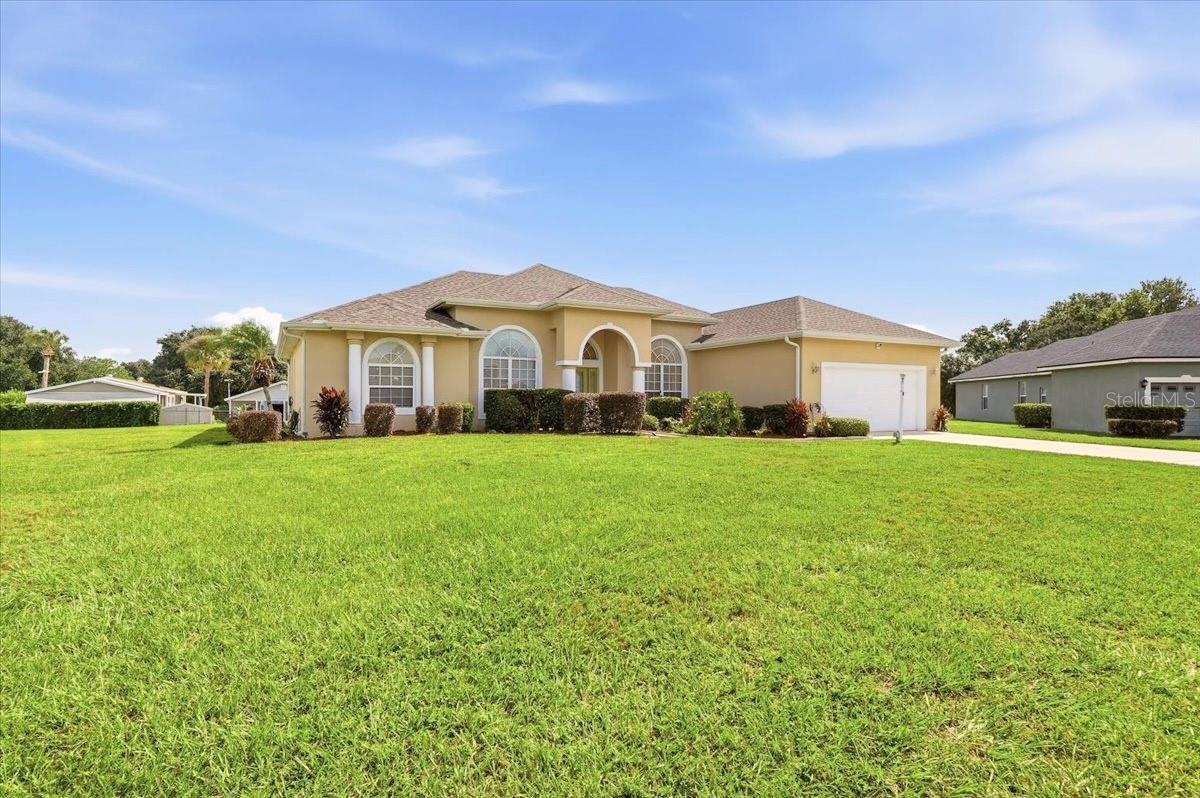 Listing photo 3 for 7380 Bent Grass Dr