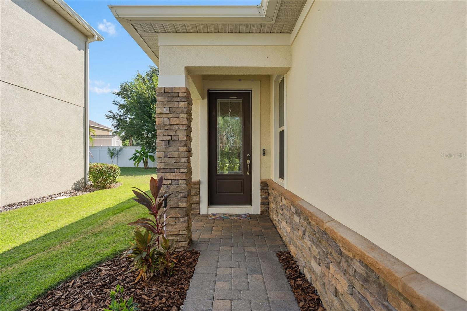 Listing photo 3 for 593 Kistler Cir