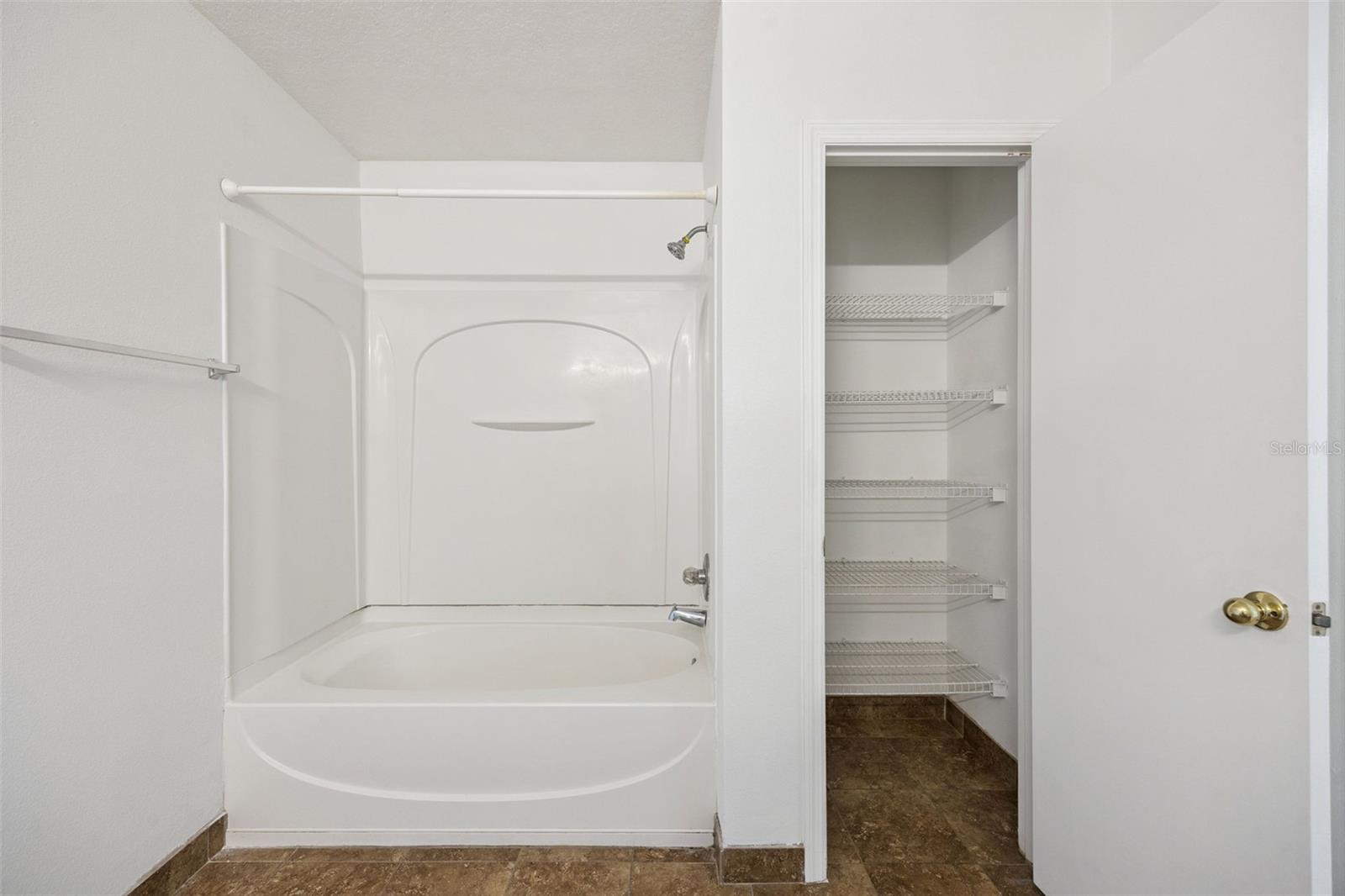Listing photo 3 for 4603 Ross Lanier Ln