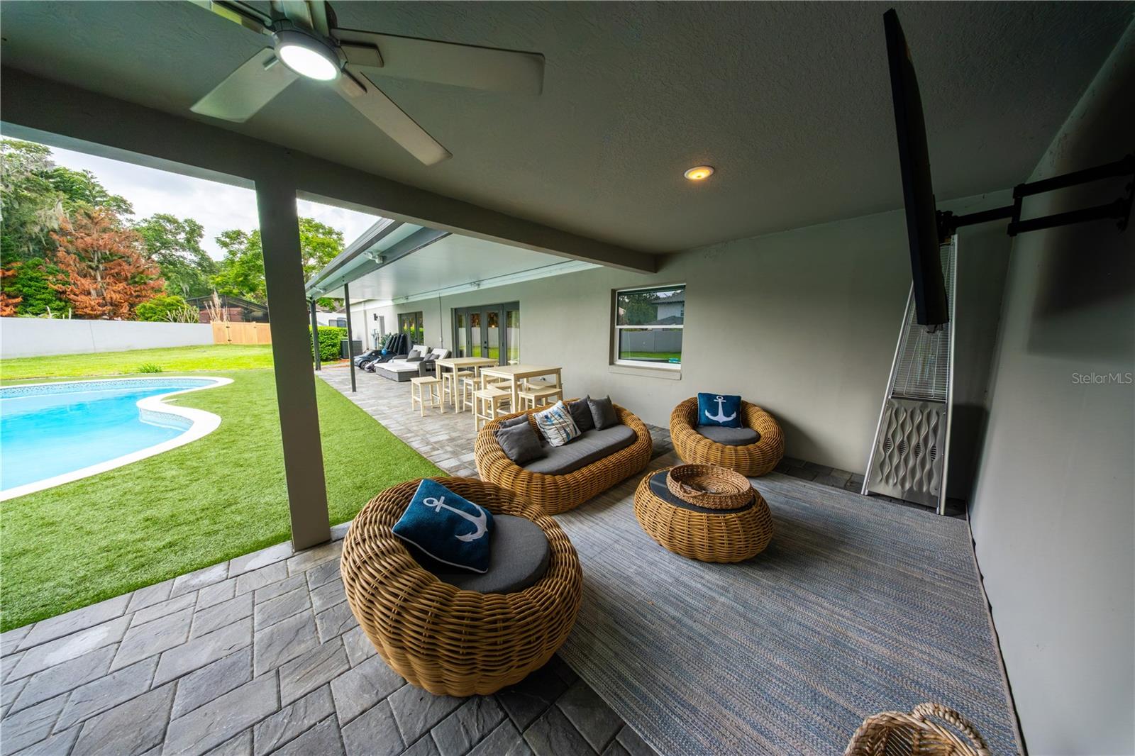 Listing photo 2 for 9197 Bay Hill Blvd