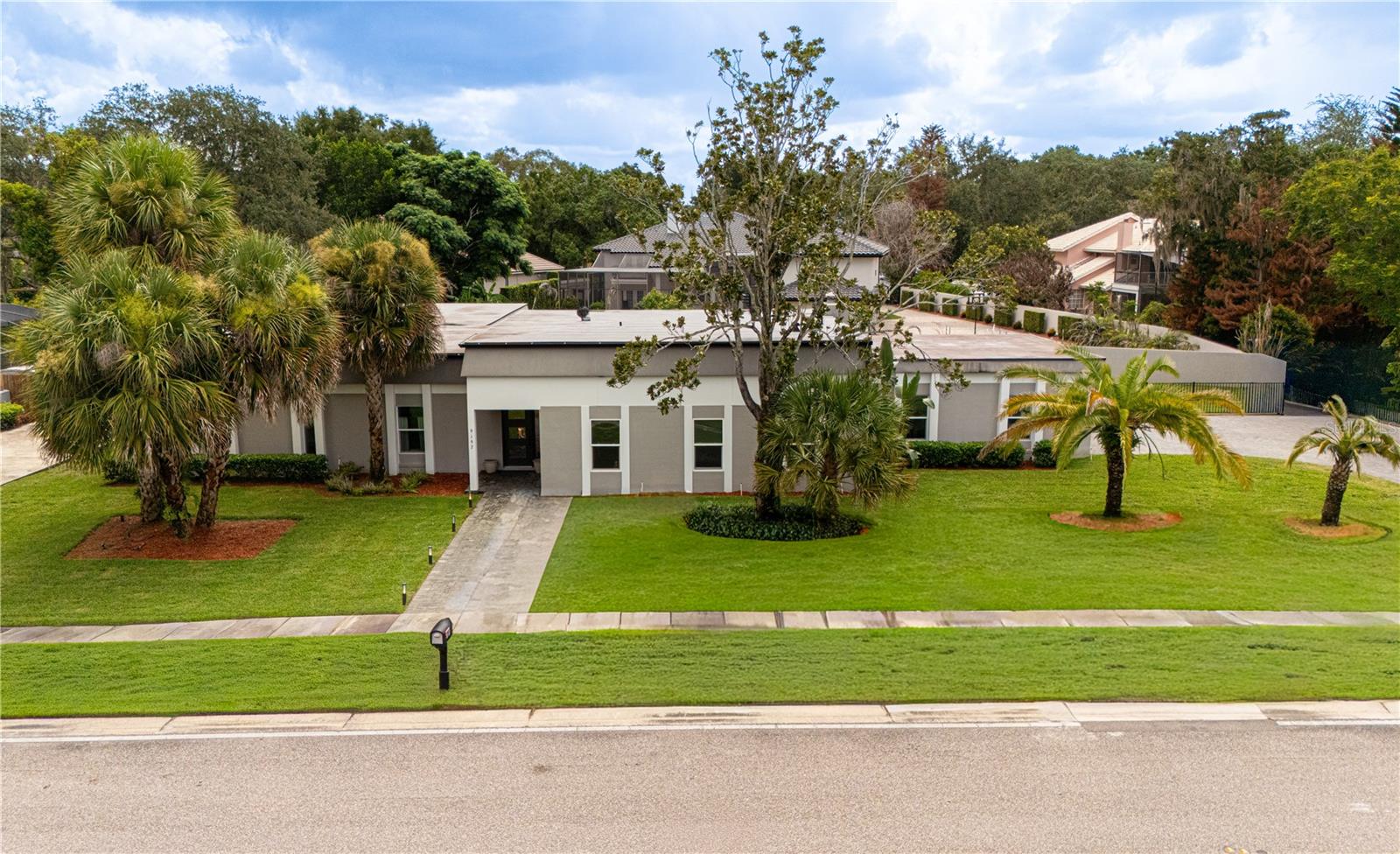 Listing photo 1 for 9197 Bay Hill Blvd