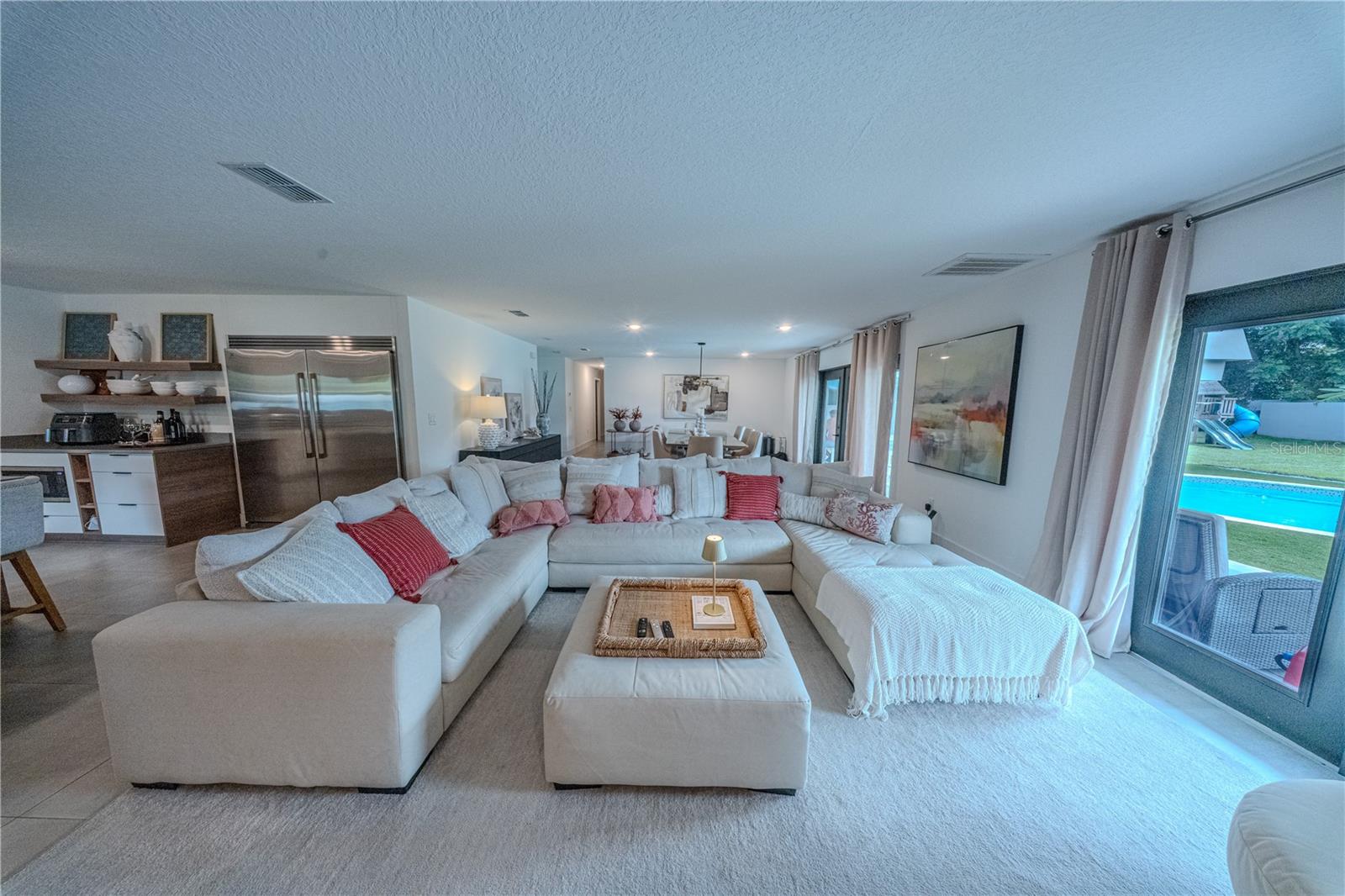 Listing photo 3 for 9197 Bay Hill Blvd