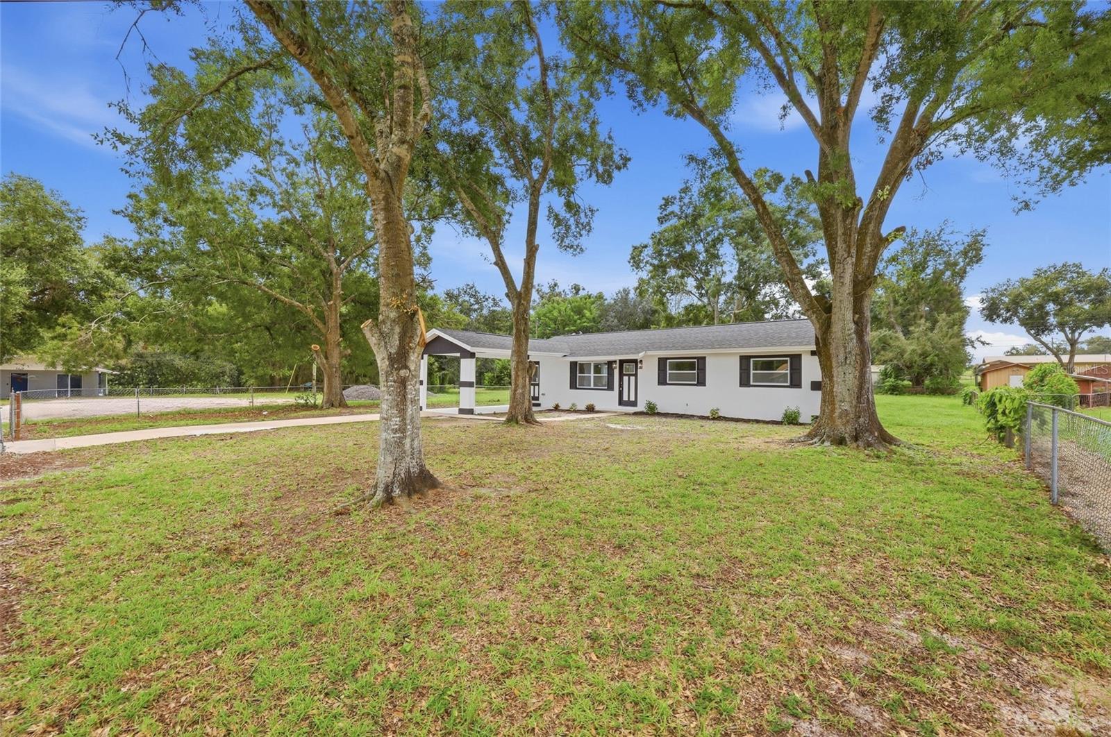 Listing photo 2 for 3145 Fletcher Ave