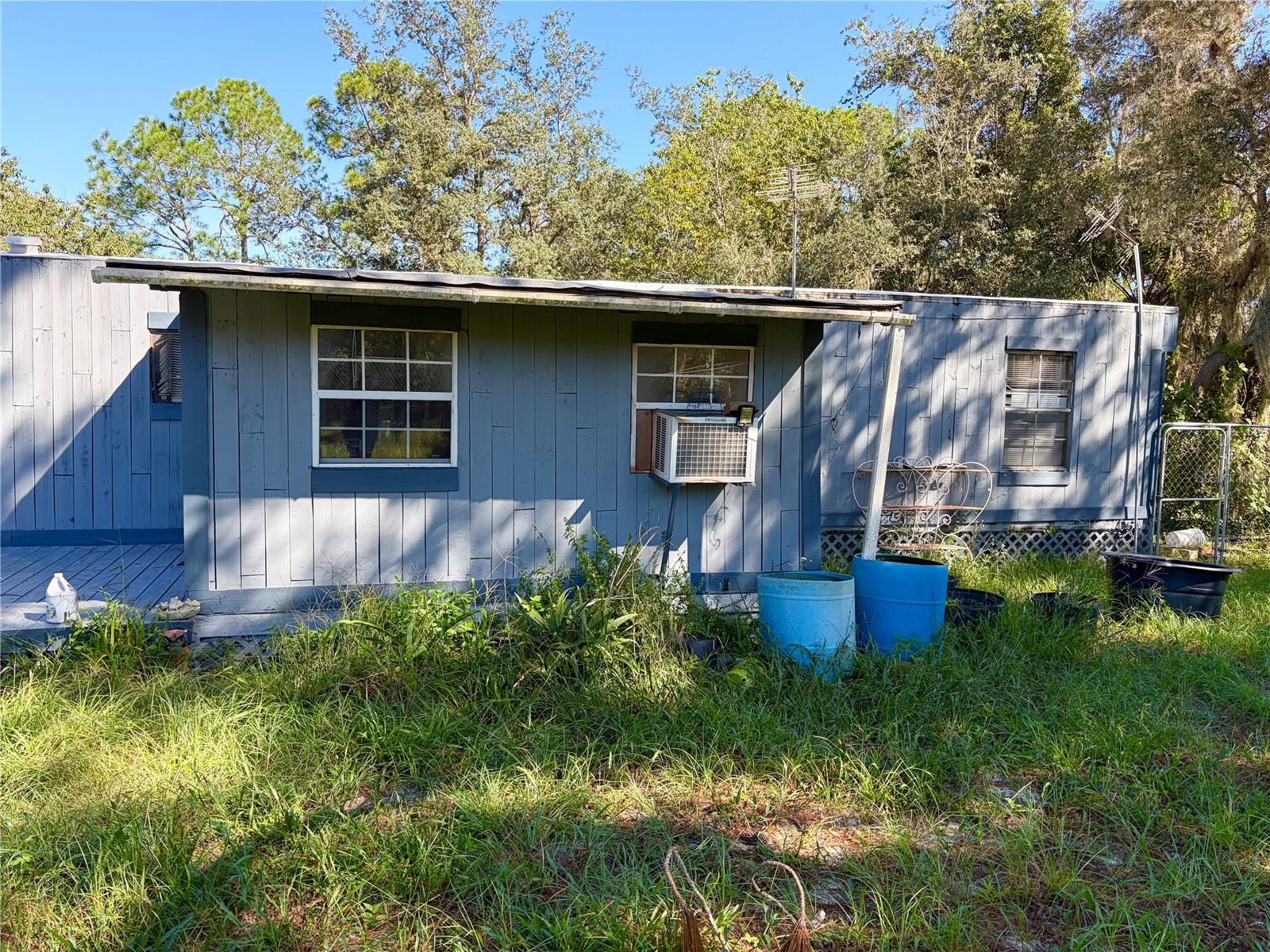 Listing photo 3 for 42019 Saint Claire Lake Dr