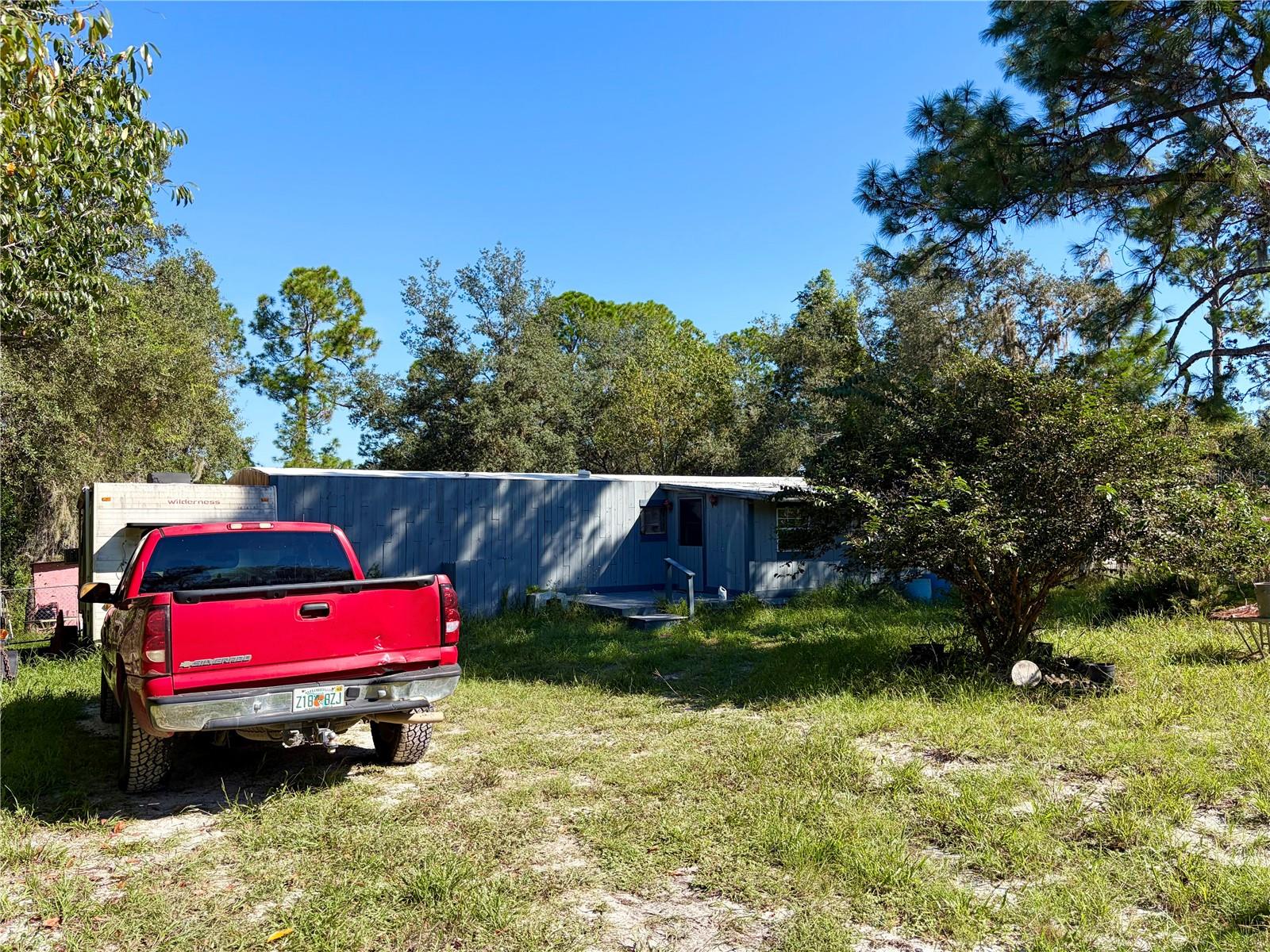 Listing photo 2 for 42019 Saint Claire Lake Dr
