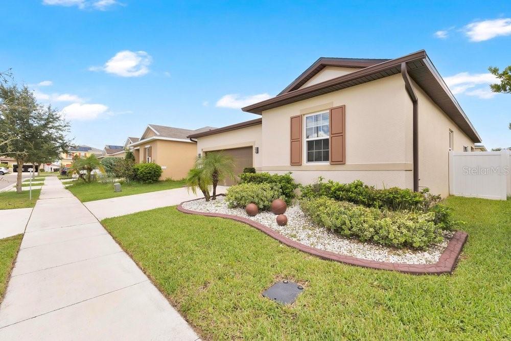 Listing photo 2 for 914 Fallon Hills Dr