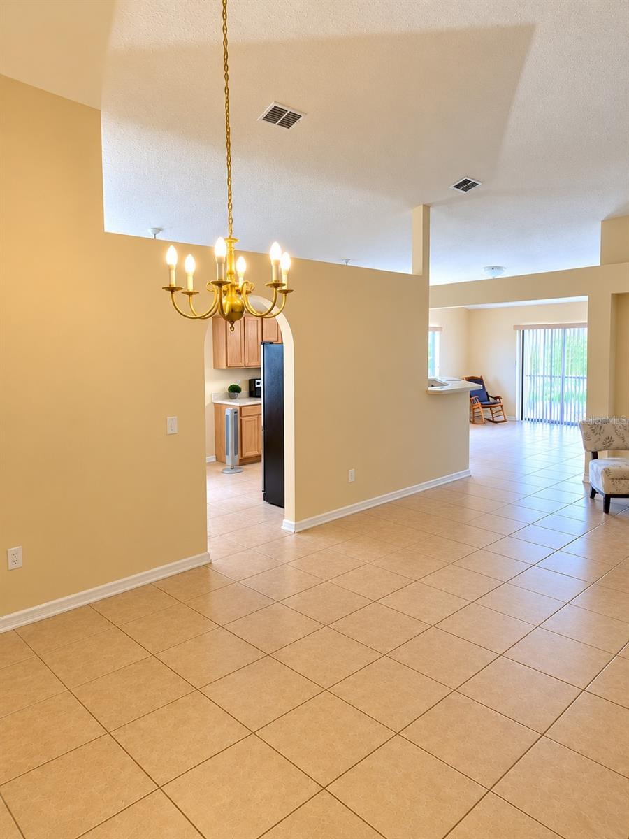 Listing photo 3 for 2580 Hunley Loop