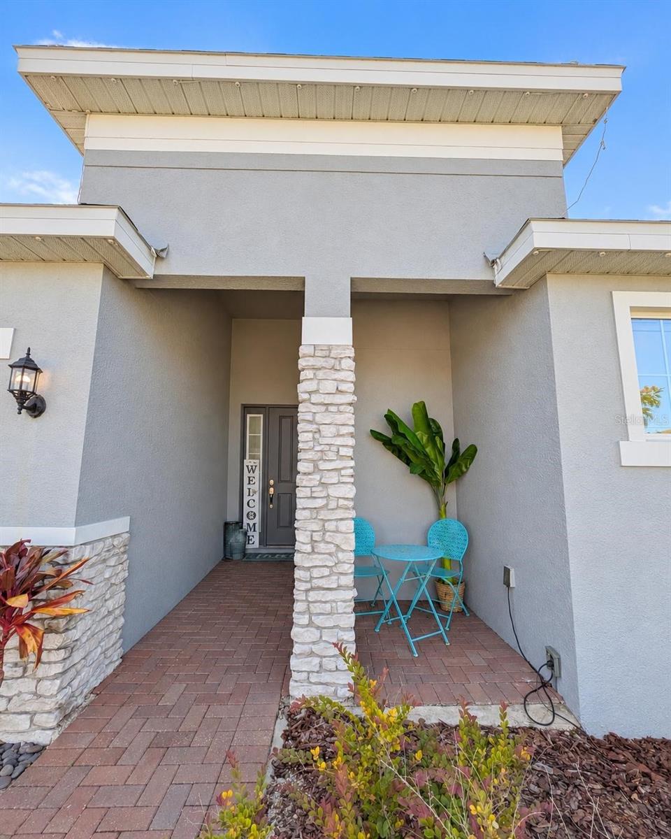 Listing photo 2 for 2913 Bluestem Ln