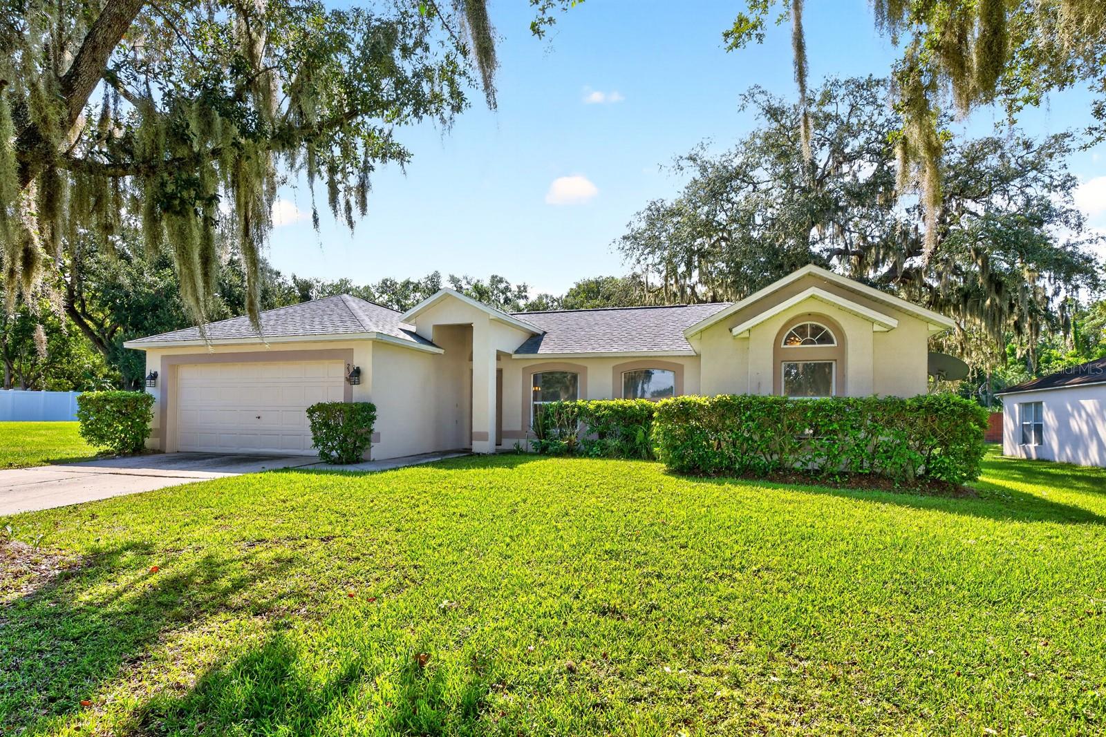 Listing photo 1 for 23 Zachary Wade St