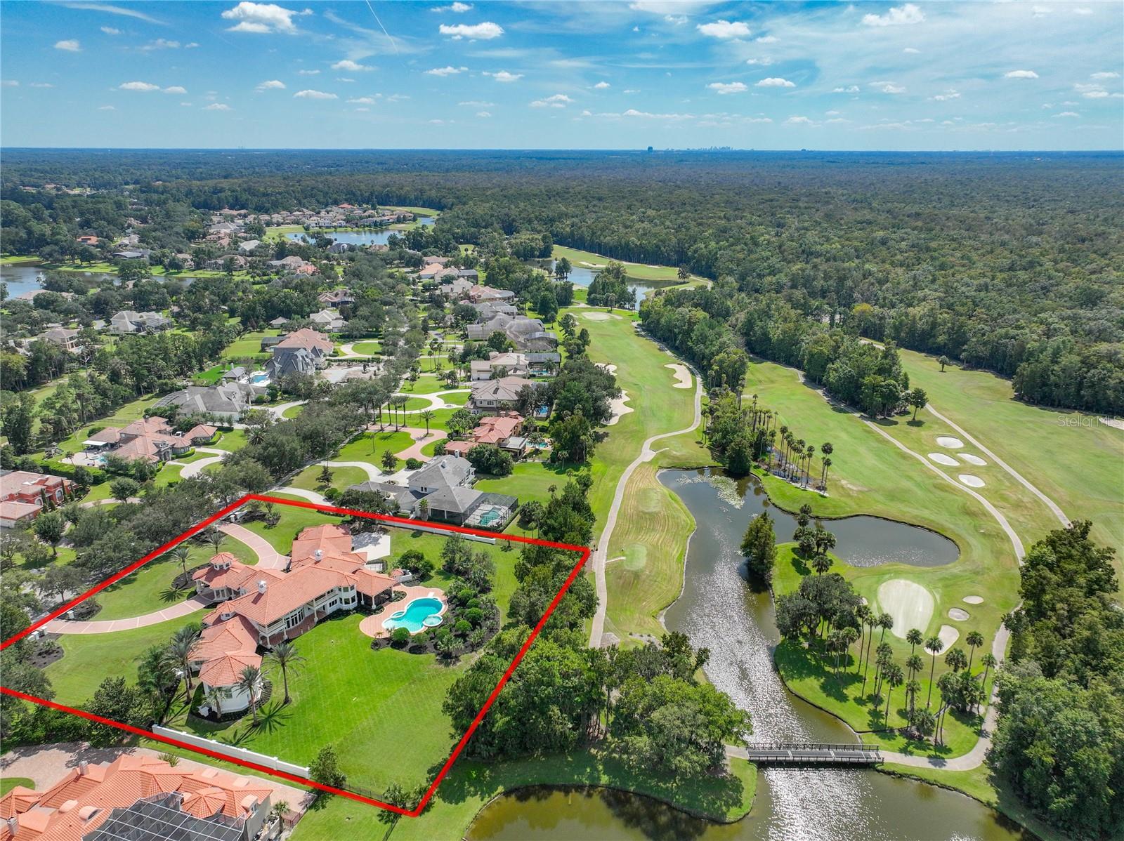 Listing photo 2 for 2405 Alaqua Dr