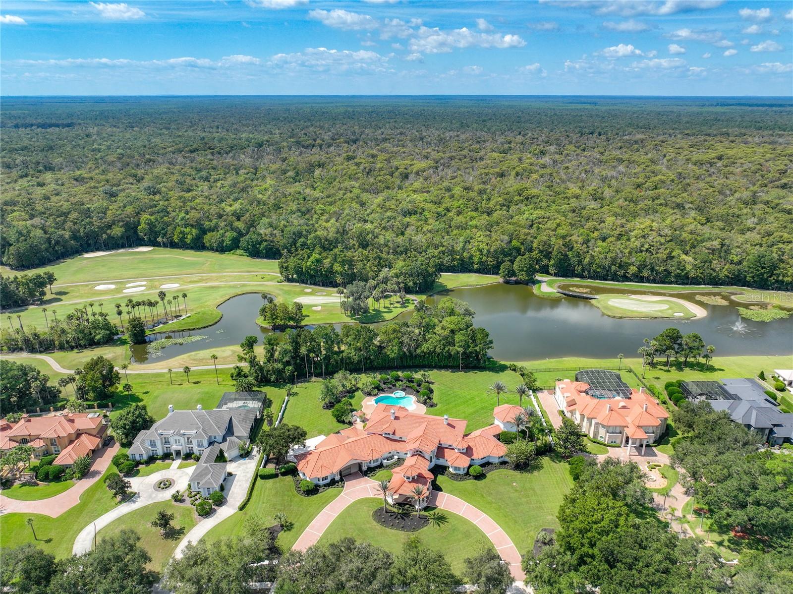 Listing photo 3 for 2405 Alaqua Dr