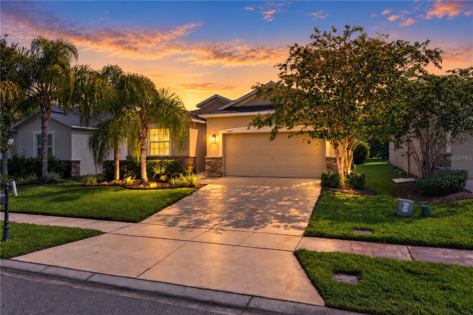 Listing photo 1 for 2857 Carrickton Cir